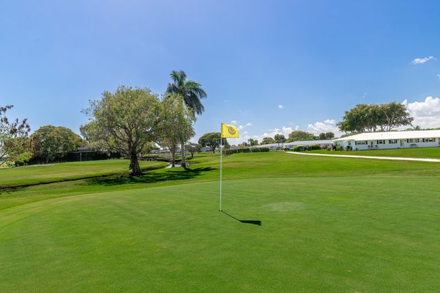 300 SW Golfview Terrace 142, Boynton Beach, FL 33426