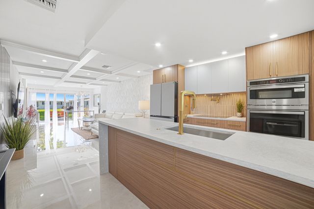 300 SW Golfview Terrace 142, Boynton Beach, FL 33426