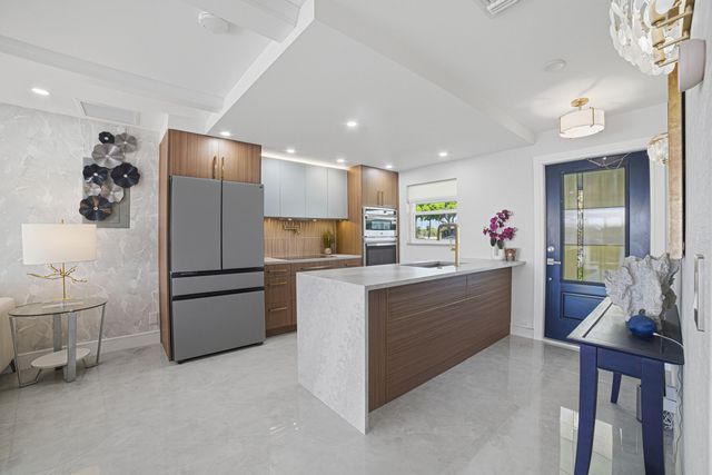 300 SW Golfview Terrace 142, Boynton Beach, FL 33426