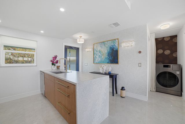 300 SW Golfview Terrace 142, Boynton Beach, FL 33426
