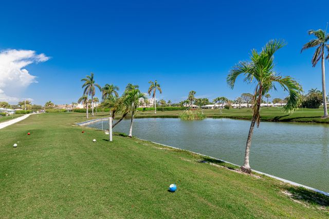 300 SW Golfview Terrace 142, Boynton Beach, FL 33426