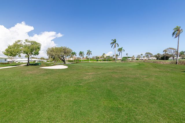 300 SW Golfview Terrace 142, Boynton Beach, FL 33426