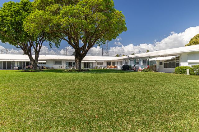 300 SW Golfview Terrace 142, Boynton Beach, FL 33426