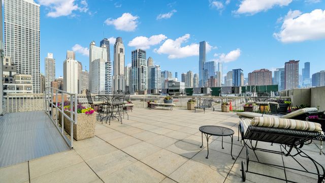 111 W MAPLE Street 1309, Chicago, IL 60610