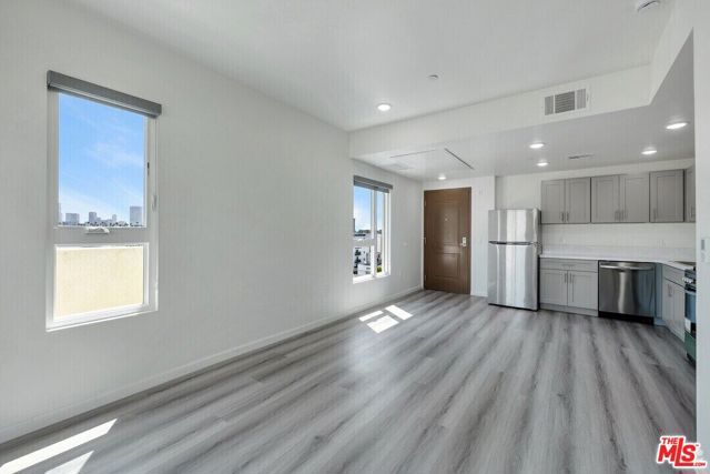 983 Dewey Avenue 204, Los Angeles, CA 90006
