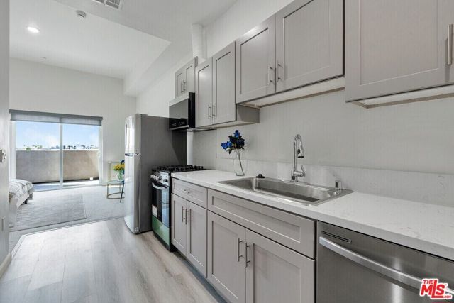983 Dewey Avenue 204, Los Angeles, CA 90006