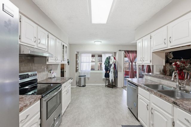 2306 N Addison Cir, Wichita, KS 67226