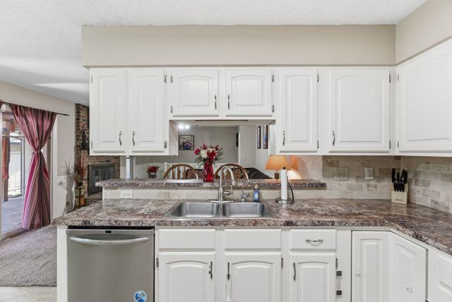 2306 N Addison Cir, Wichita, KS 67226