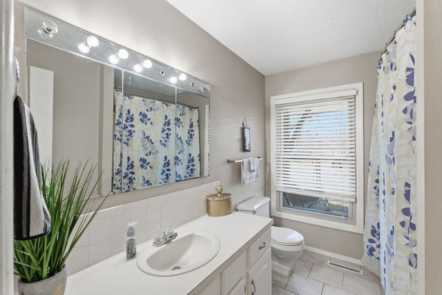 2306 N Addison Cir, Wichita, KS 67226