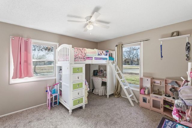 2306 N Addison Cir, Wichita, KS 67226