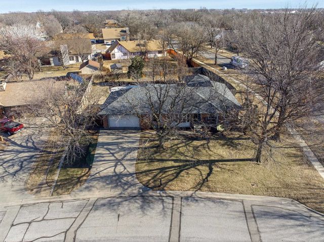 2306 N Addison Cir, Wichita, KS 67226