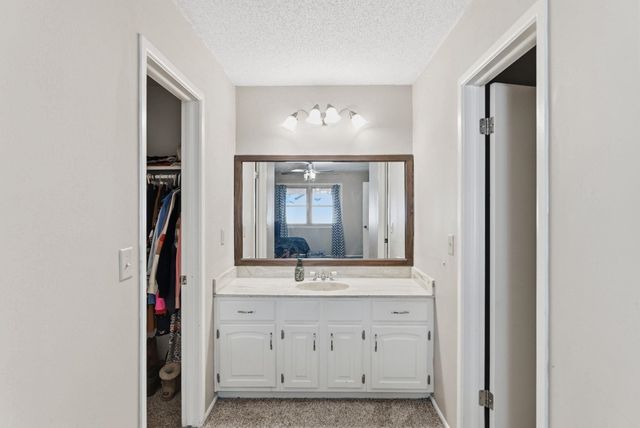 2306 N Addison Cir, Wichita, KS 67226