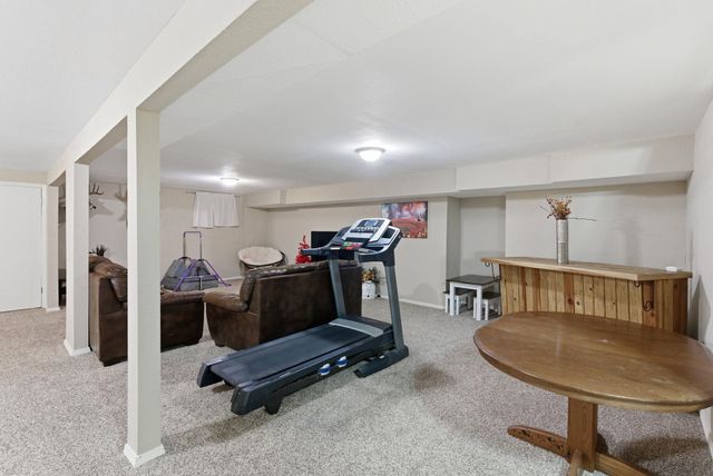 2306 N Addison Cir, Wichita, KS 67226