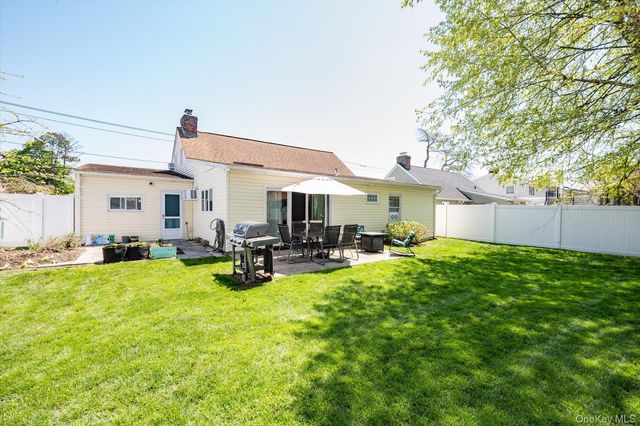 340 Seaford Avenue, Massapequa, NY 11758