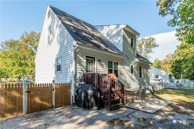 7078 McCauley Ln, Mechanicsville, VA 23111