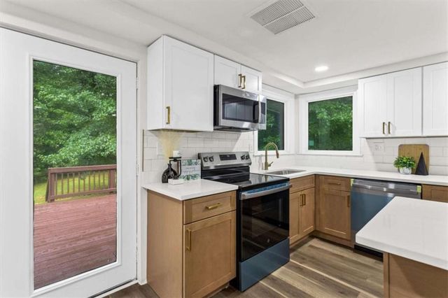 4531 Riverwood Cir, Decatur, GA 30035
