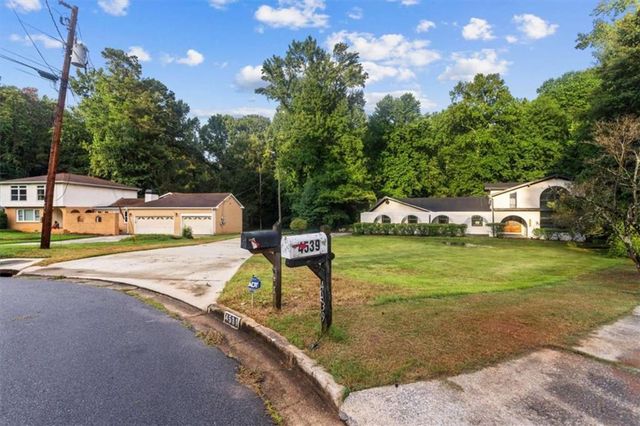 4531 Riverwood Cir, Decatur, GA 30035