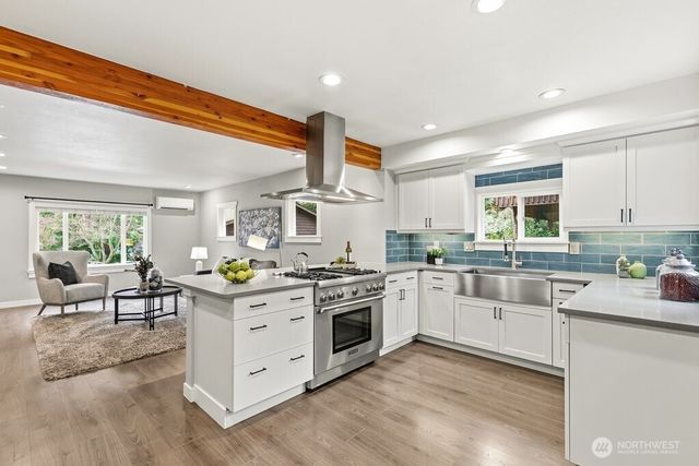 2122 N 128th Street, Seattle, WA 98133
