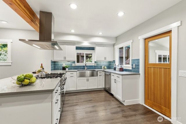 2122 N 128th Street, Seattle, WA 98133