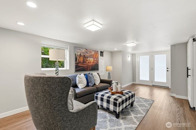 2122 N 128th Street, Seattle, WA 98133