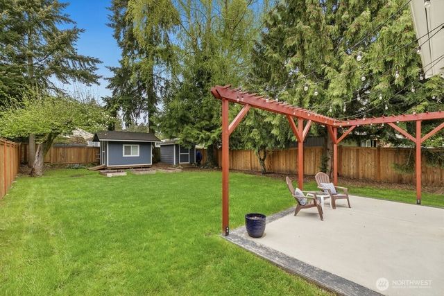 2122 N 128th Street, Seattle, WA 98133