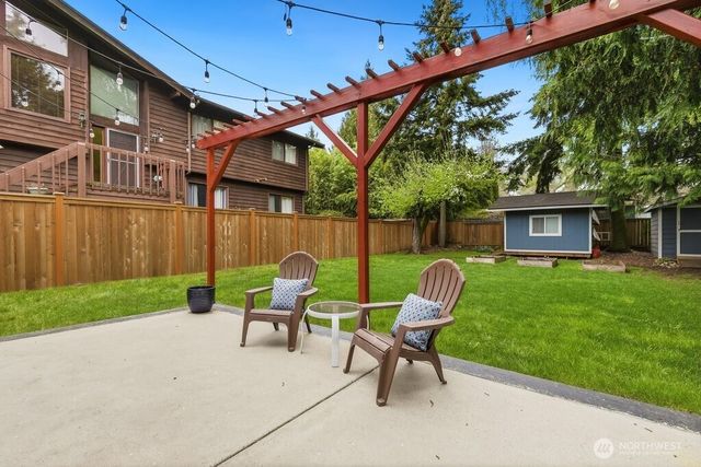 2122 N 128th Street, Seattle, WA 98133
