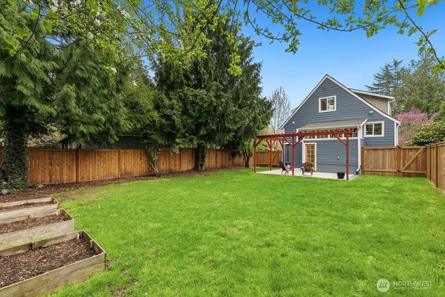 2122 N 128th Street, Seattle, WA 98133