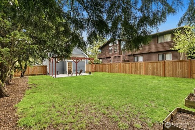 2122 N 128th Street, Seattle, WA 98133