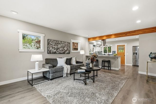 2122 N 128th Street, Seattle, WA 98133