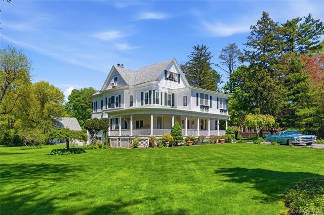 89 Duck Pond Road, Glen Cove, NY 11542