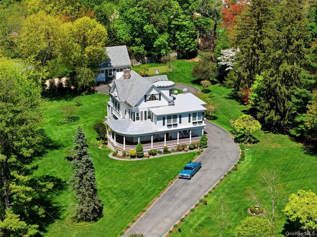 89 Duck Pond Road, Glen Cove, NY 11542