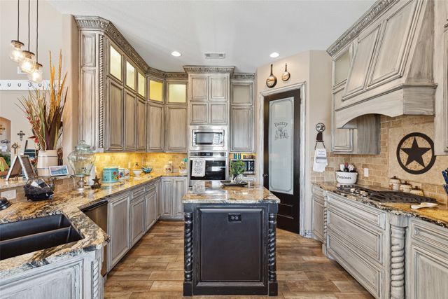 7765 Reed Road, Azle, TX 76020