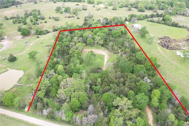 1224 South State Street, Madisonville, TX 77864