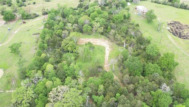 1224 South State Street, Madisonville, TX 77864