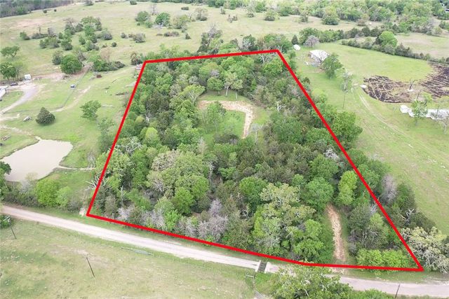 1224 South State Street, Madisonville, TX 77864