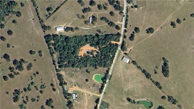 1224 South State Street, Madisonville, TX 77864