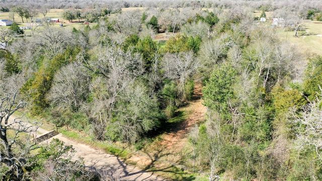 1224 South State Street, Madisonville, TX 77864