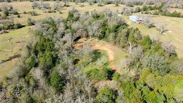 1224 South State Street, Madisonville, TX 77864