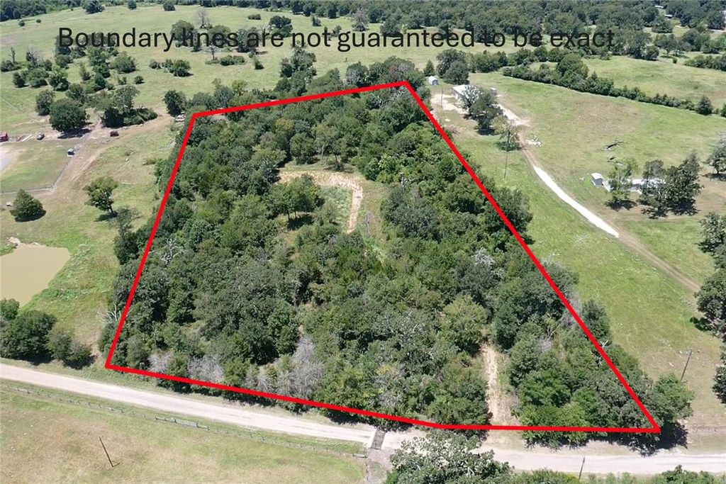1224 South State Street, Madisonville, TX 77864 — photo 2