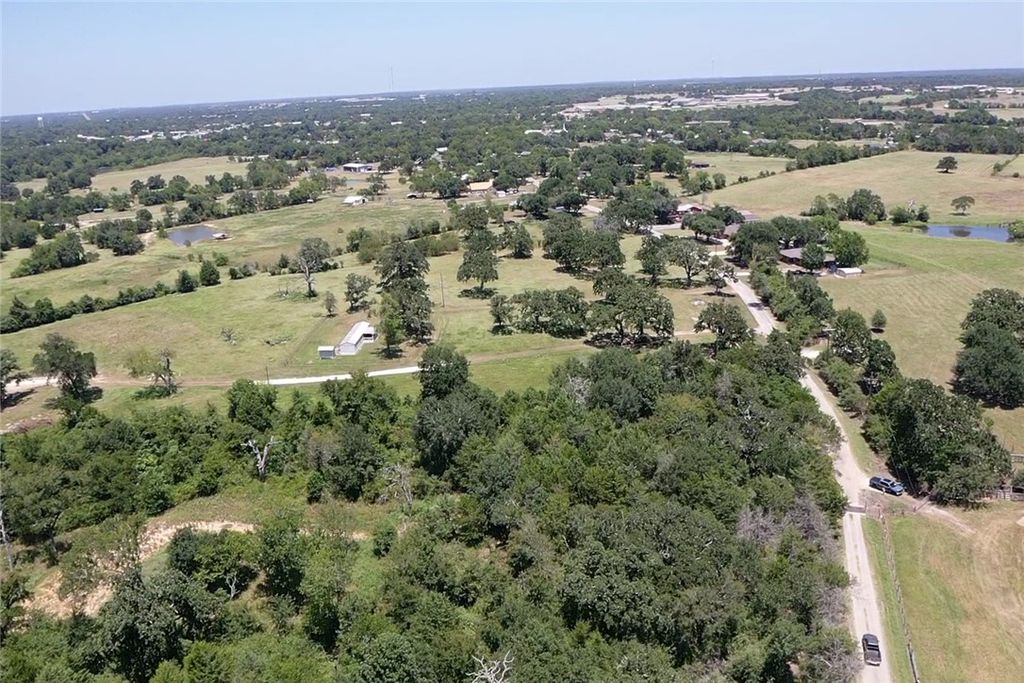 1224 South State Street, Madisonville, TX 77864 — photo 4