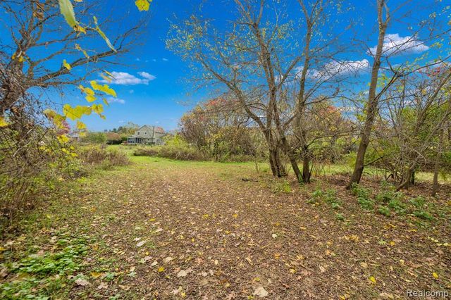 13278 9 Mile Road, South Lyon, MI 48178