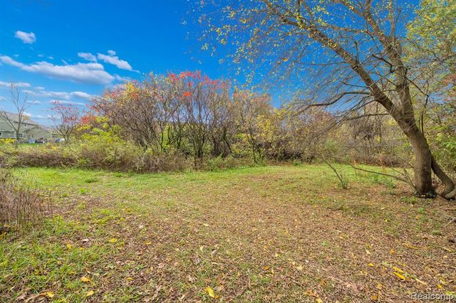 13278 9 Mile Road, South Lyon, MI 48178