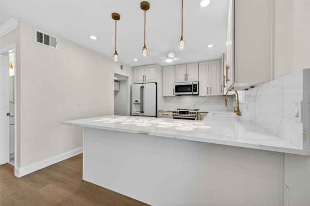 6497 CAPE HATTERAS WAY NE 3, St Petersburg, FL 33702