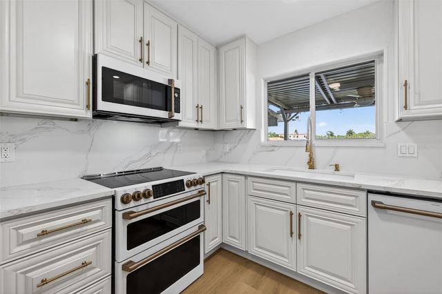 6497 CAPE HATTERAS WAY NE 3, St Petersburg, FL 33702