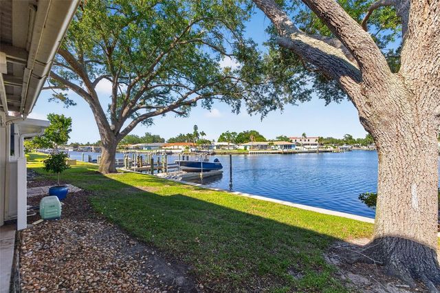 6497 CAPE HATTERAS WAY NE 3, St Petersburg, FL 33702