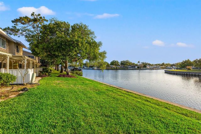 6497 CAPE HATTERAS WAY NE 3, St Petersburg, FL 33702