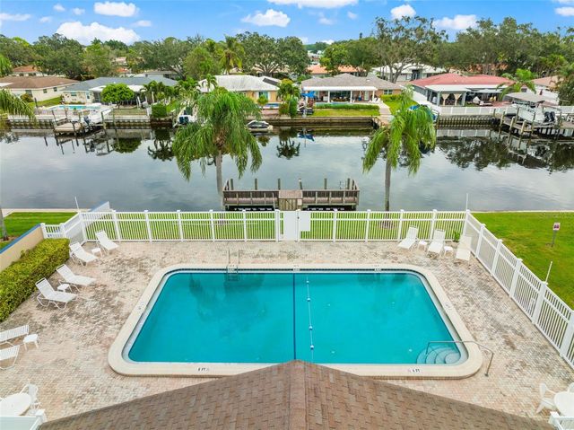6497 CAPE HATTERAS WAY NE 3, St Petersburg, FL 33702