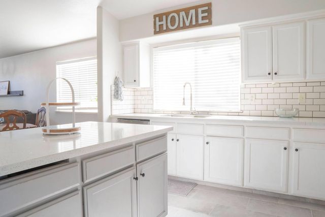 5491 W Roberts Avenue, Fresno, CA 93722