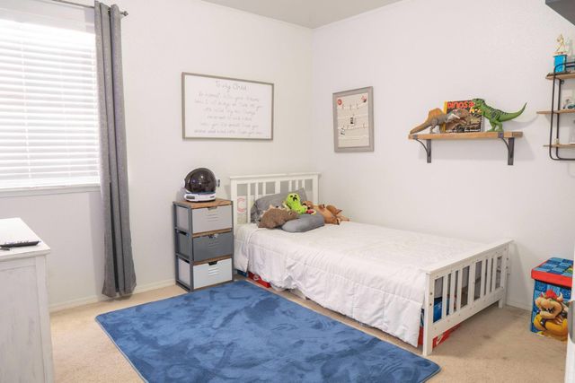 5491 W Roberts Avenue, Fresno, CA 93722