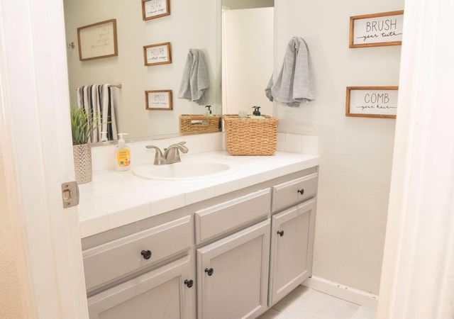 5491 W Roberts Avenue, Fresno, CA 93722